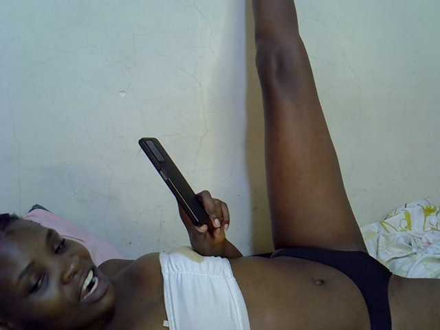 Cute-aliyah live cam on BongaCams