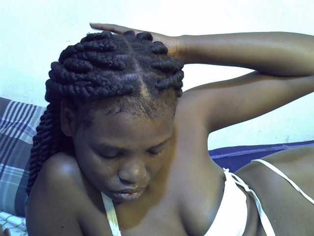 Cute-aliyah live cam on BongaCams
