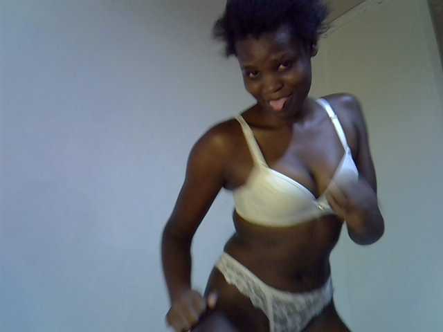 Cute-aliyah live cam on BongaCams
