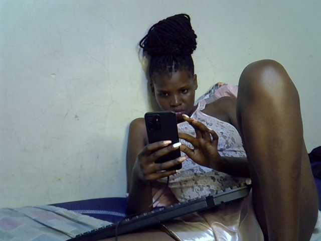 Cute-aliyah live cam on BongaCams