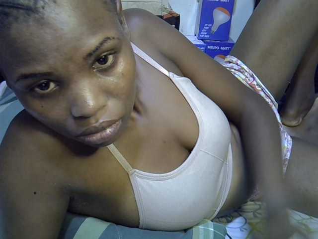 Cute-aliyah live cam on BongaCams