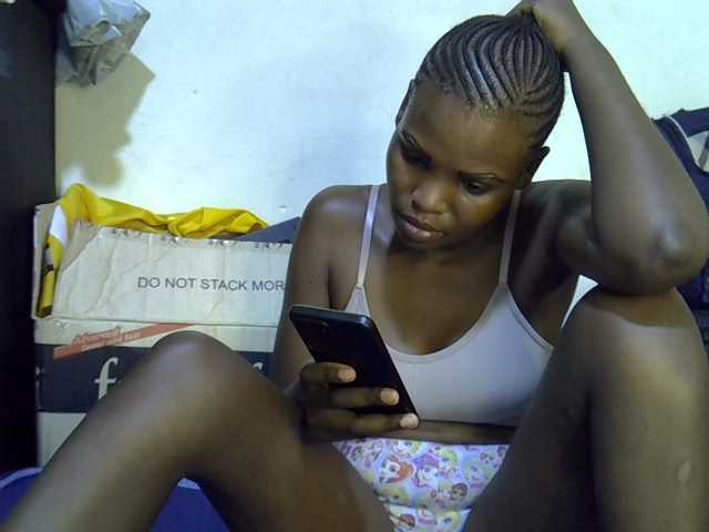 Cute-aliyah live cam on BongaCams