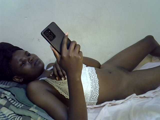 Cute-aliyah live cam on BongaCams