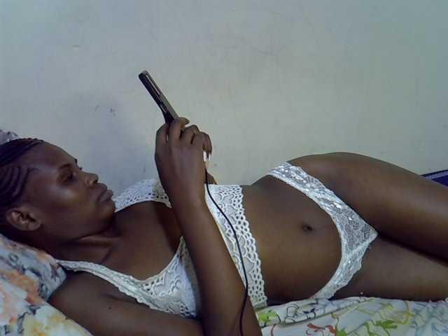 Cute-aliyah live cam on BongaCams