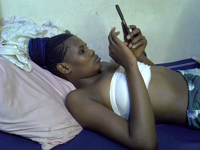 Cute-aliyah live cam on BongaCams