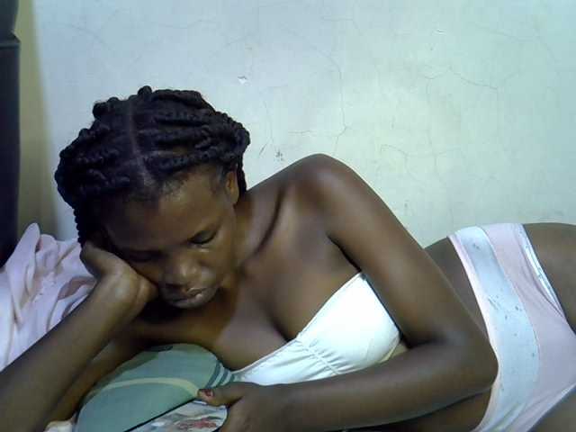 Cute-aliyah live cam on BongaCams
