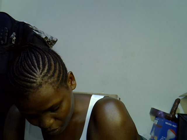 Cute-aliyah live cam on BongaCams