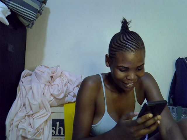 Cute-aliyah live cam on BongaCams