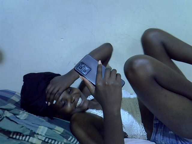 Cute-aliyah live cam on BongaCams