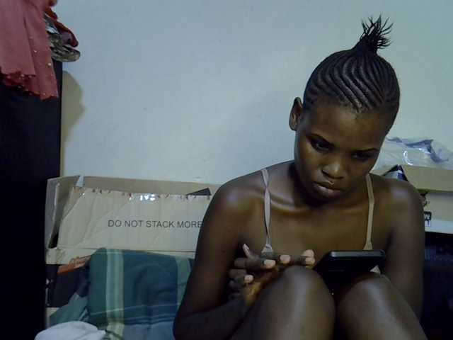 Cute-aliyah live cam on BongaCams