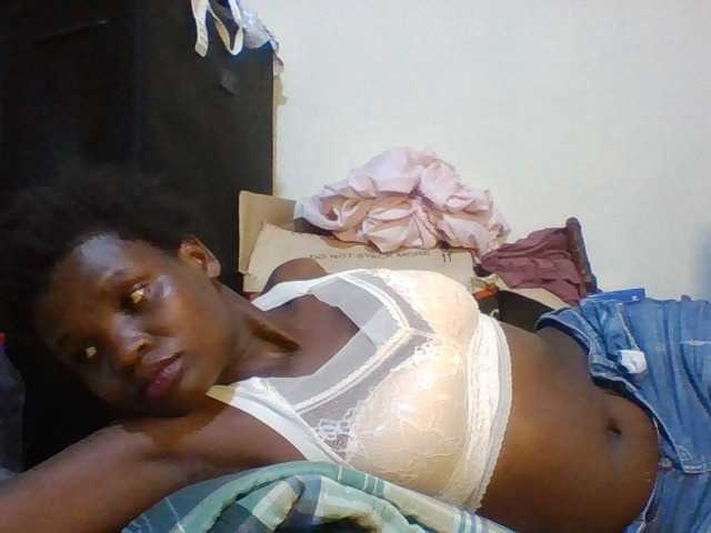 Cute-aliyah live cam on BongaCams