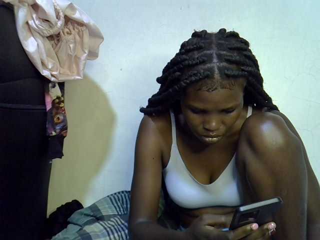 Cute-aliyah live cam on BongaCams