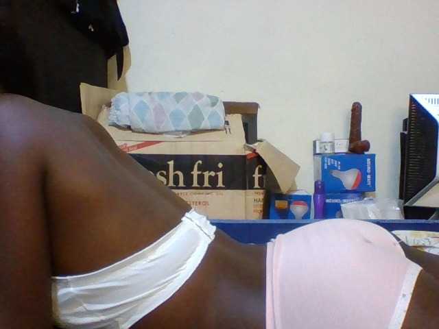 Cute-aliyah live cam on BongaCams