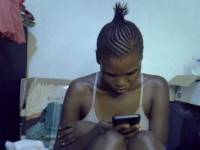 Cute-aliyah live cam on BongaCams