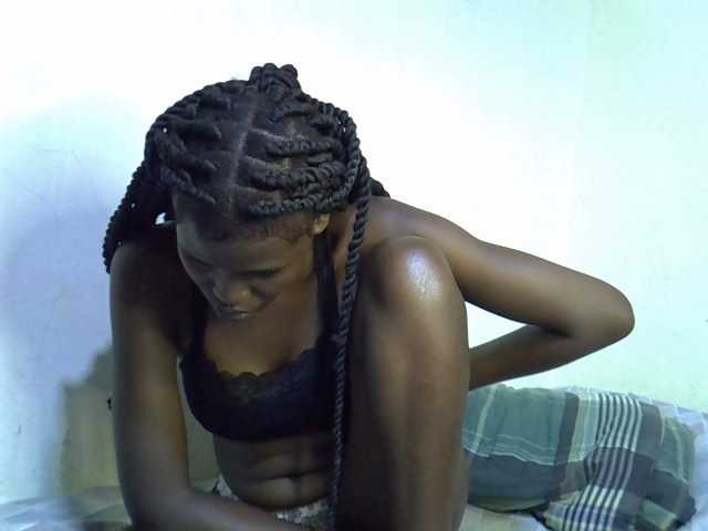 Cute-aliyah live cam on BongaCams