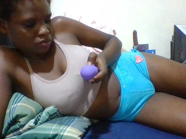 Cute-aliyah live cam on BongaCams