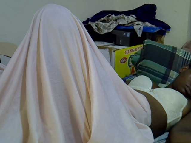 Cute-aliyah live cam on BongaCams