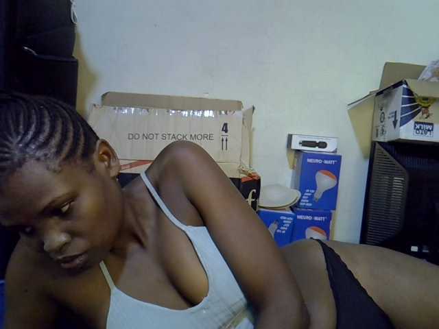 Cute-aliyah live cam on BongaCams