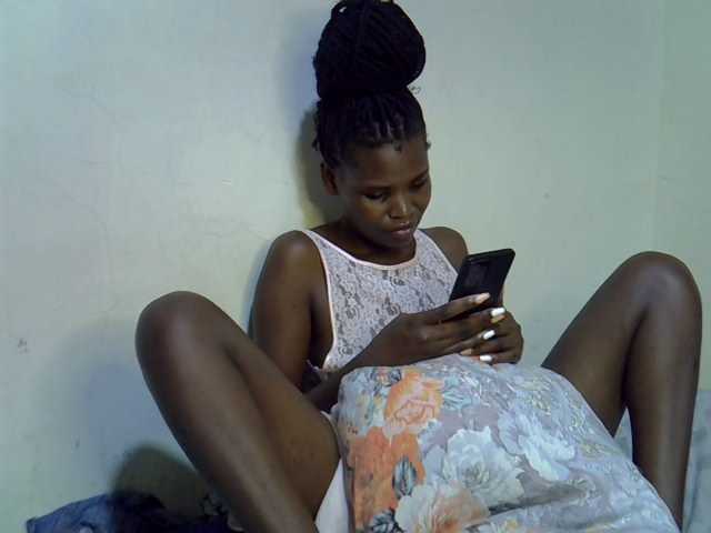 Cute-aliyah live cam on BongaCams