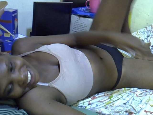 Cute-aliyah live cam on BongaCams