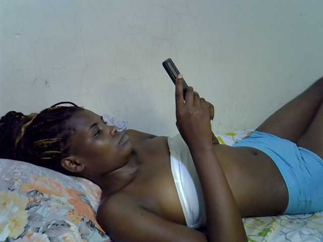 Cute-aliyah live cam on BongaCams