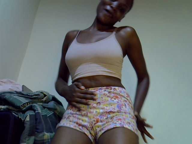 Cute-aliyah live cam on BongaCams