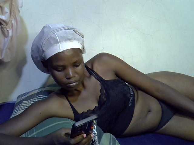 Cute-aliyah live cam on BongaCams