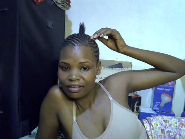 Cute-aliyah live cam on BongaCams