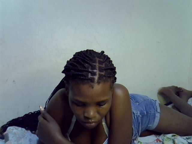 Cute-aliyah live cam on BongaCams