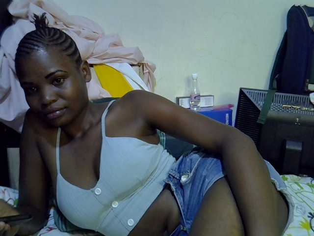 Cute-aliyah live cam on BongaCams