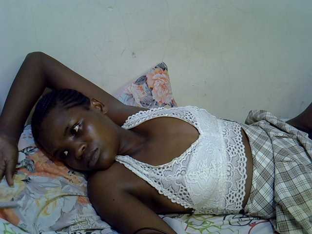 Cute-aliyah live cam on BongaCams