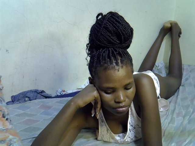 Cute-aliyah live cam on BongaCams