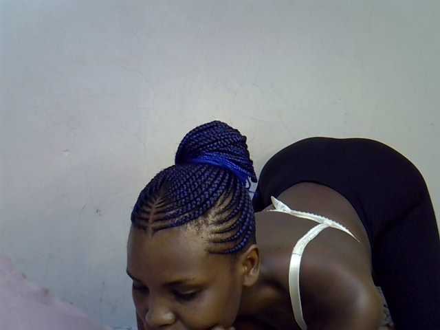 Cute-aliyah live cam on BongaCams