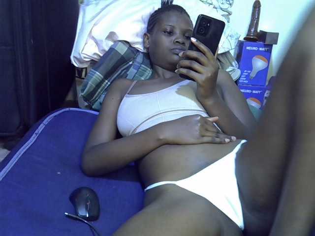 Cute-aliyah live cam on BongaCams