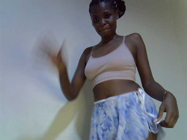 Cute-aliyah live cam on BongaCams