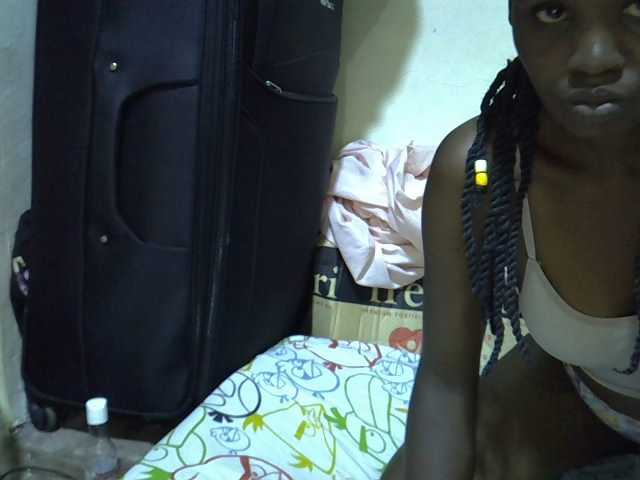 Cute-aliyah live cam on BongaCams