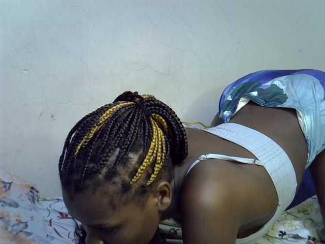 Cute-aliyah live cam on BongaCams