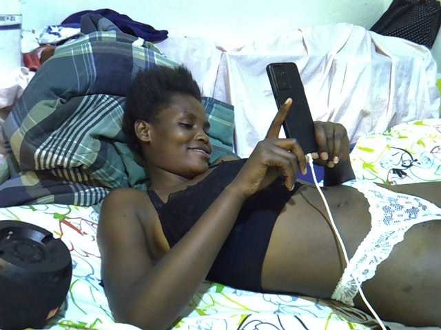 Cute-aliyah live cam on BongaCams