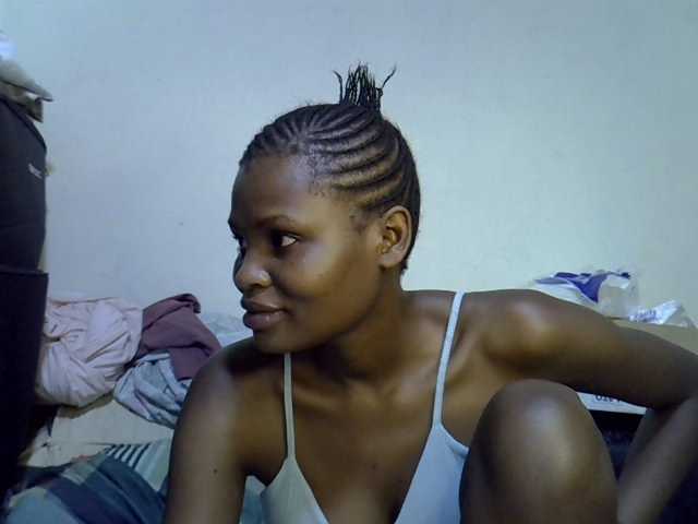 Cute-aliyah live cam on BongaCams
