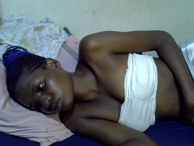Cute-aliyah live cam on BongaCams