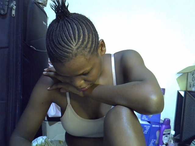 Cute-aliyah live cam on BongaCams