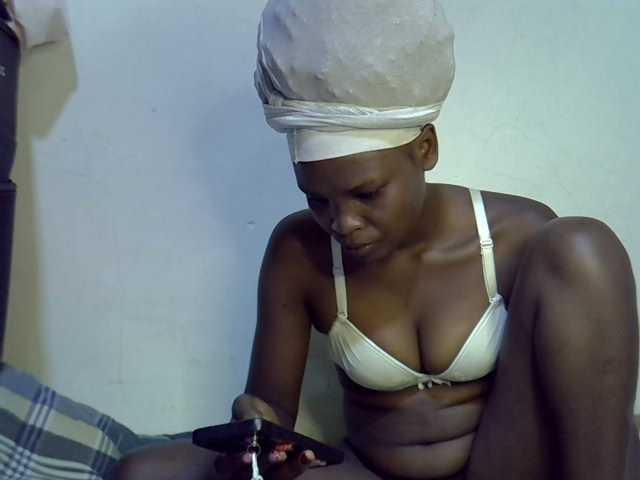 Cute-aliyah live cam on BongaCams