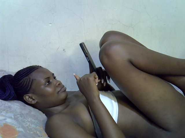 Cute-aliyah live cam on BongaCams
