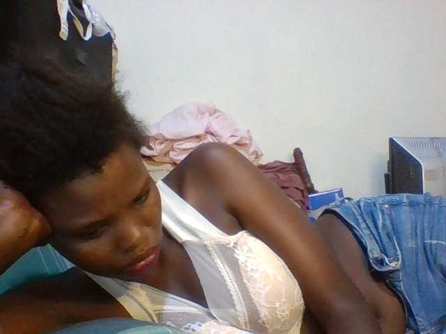 Cute-aliyah live cam on BongaCams