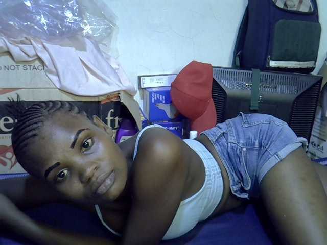 Cute-aliyah live cam on BongaCams