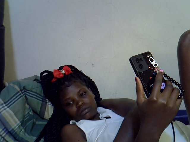 Cute-aliyah live cam on BongaCams