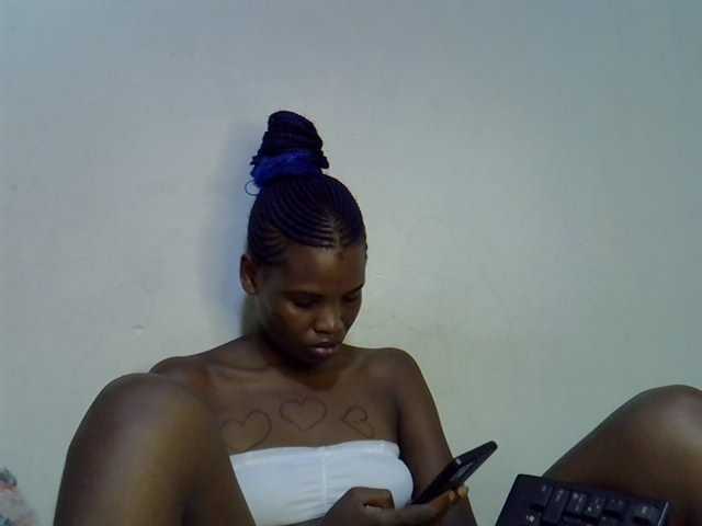 Cute-aliyah live cam on BongaCams