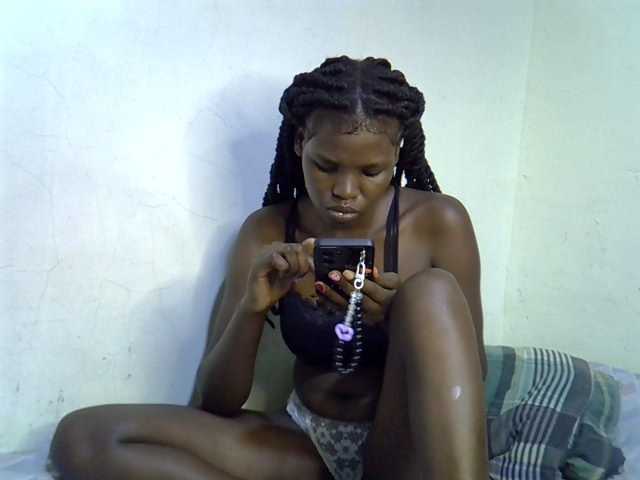 Cute-aliyah live cam on BongaCams