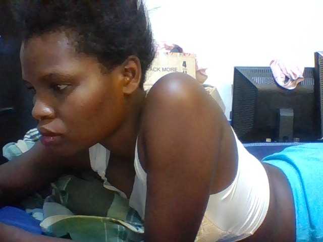Cute-aliyah live cam on BongaCams