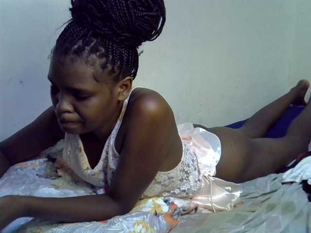 Cute-aliyah live cam on BongaCams